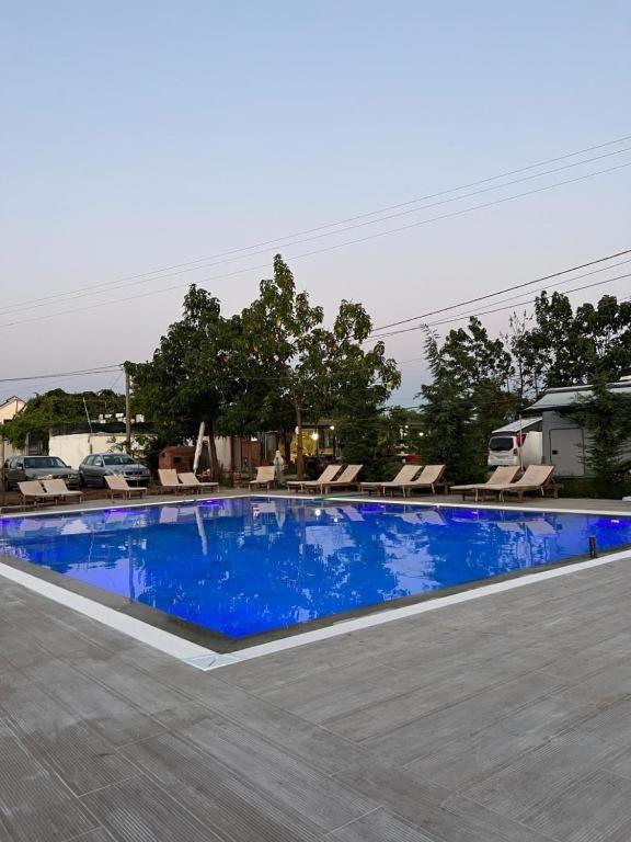 Windmill Shkodra Villa'S & Gesthouse Ngoại thất bức ảnh